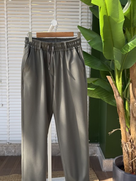 %100 Pamuklu, Arka Cepler Fermuar Detaylı Pantolon