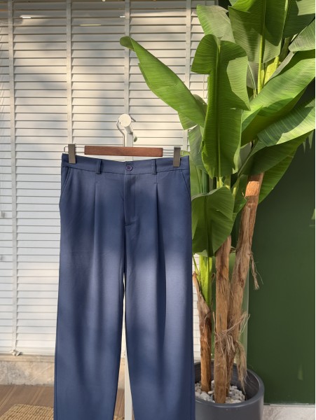 Tek Pile Rahat Kalıp Kemerli, Lastikli Arka Cepli Pantolon